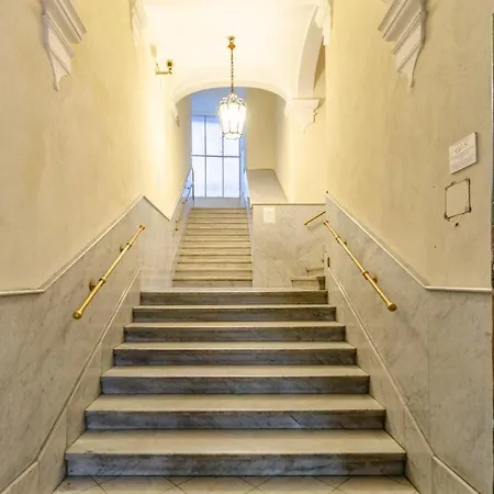 Altido Superb Apt For 4 In The Heart Of Historic Center